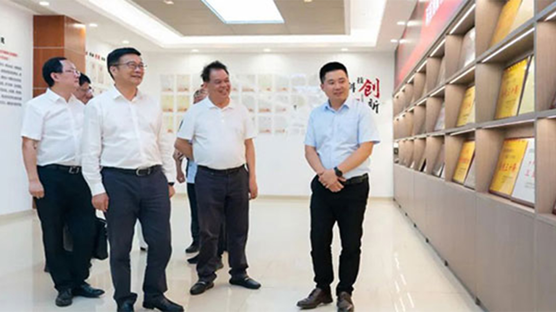 溫州灣新區黨工委書記、管委會主任周一富走訪浙江石化閥門有限公司